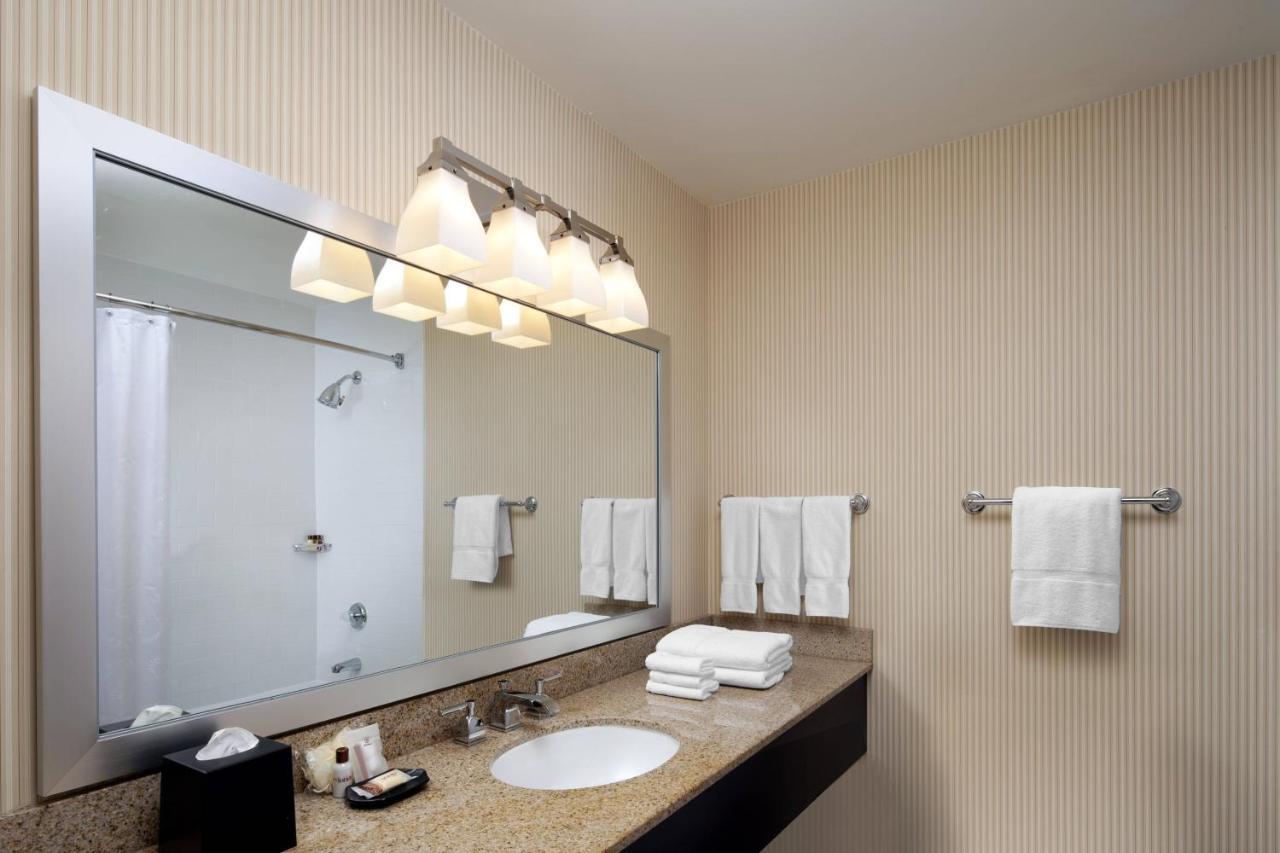 Hotel Mathilda Сънивейл Екстериор снимка
